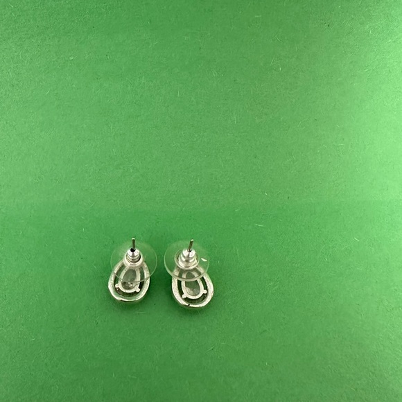 Cubic zirconia pear shaped earrings - Picture 5 of 7